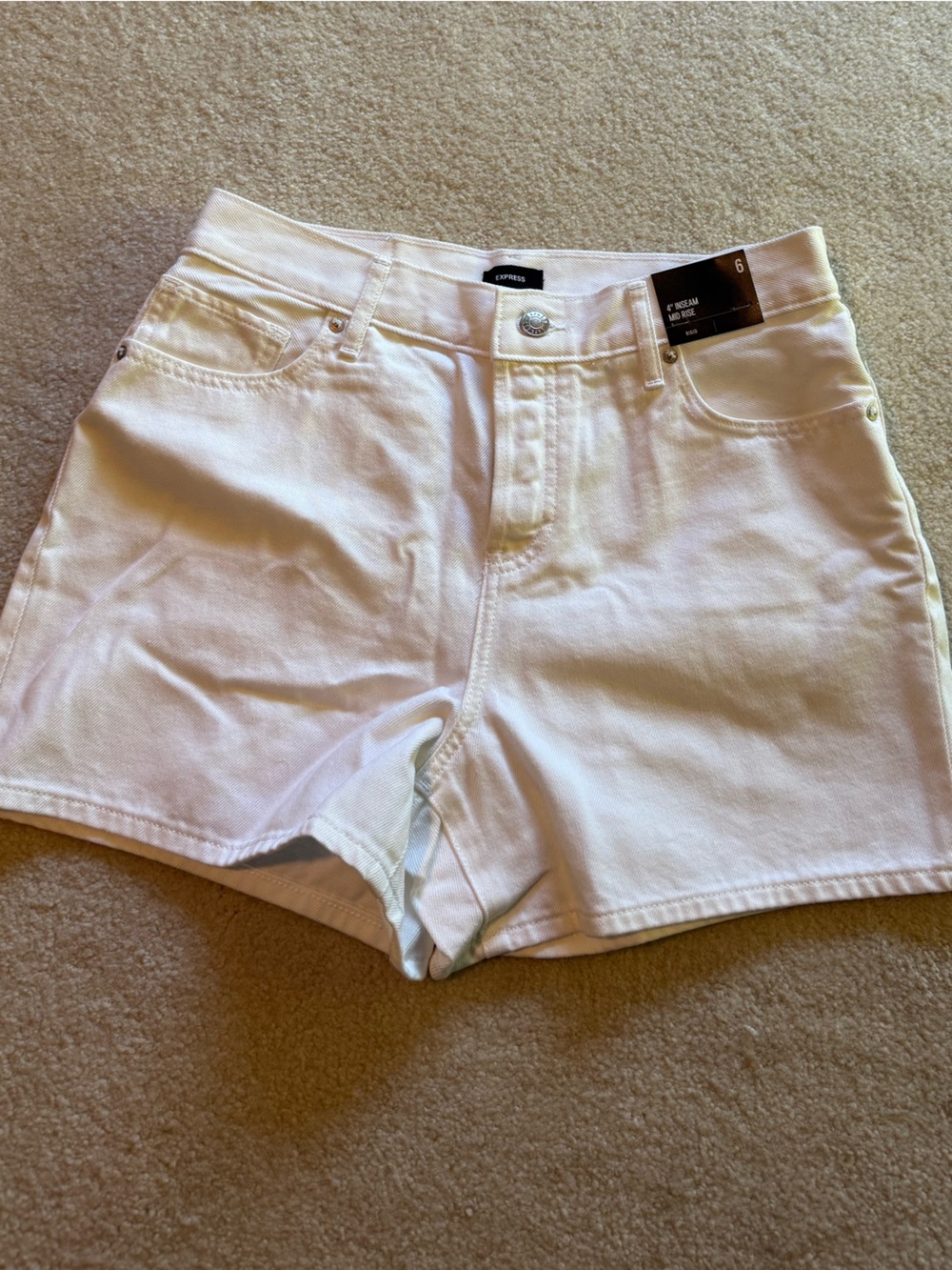 NWT Express Mid-Rise White Denim Women’s Shorts - 6